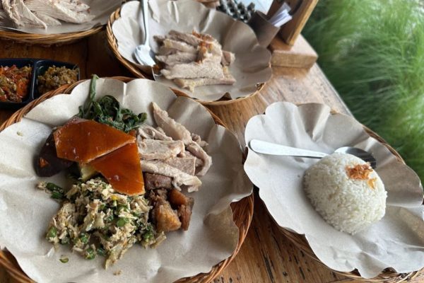 Babi Guling as one of the dishes you must try in Bali.