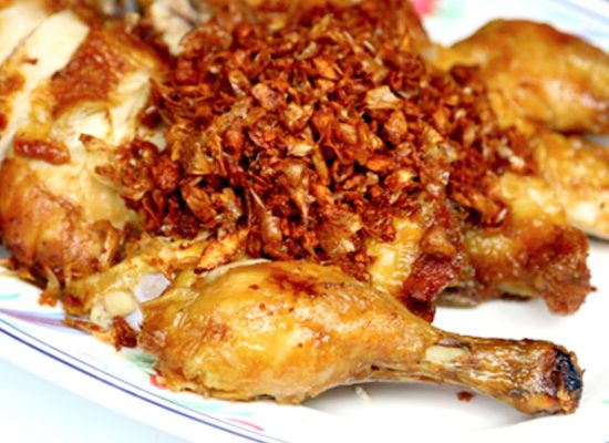 Polo Fried Chicken is one of the best Michelin star street food stalls in Bangkok.